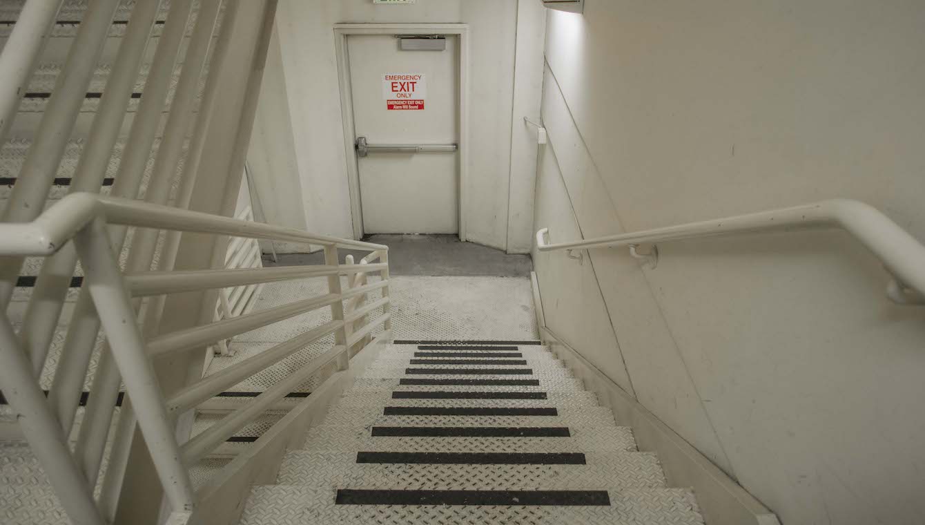 los-angeles-chamber-of-commerce-stairwell-003