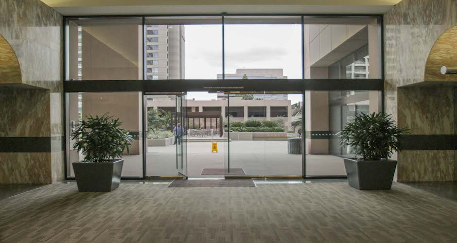 the-trillium-east-tower-lobby-005
