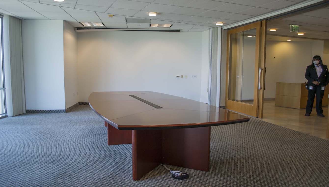 us-bank-tower-suite-1500-010