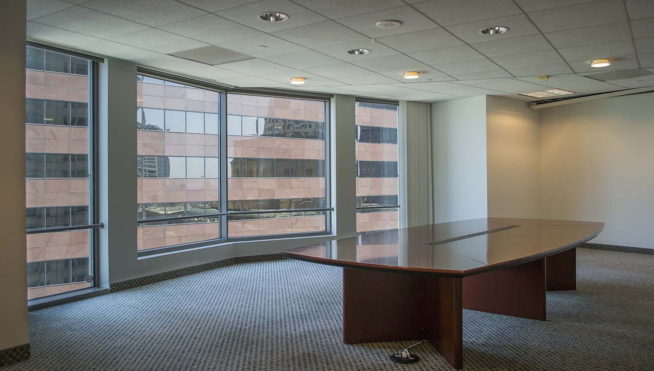 us-bank-tower-suite-1500-011