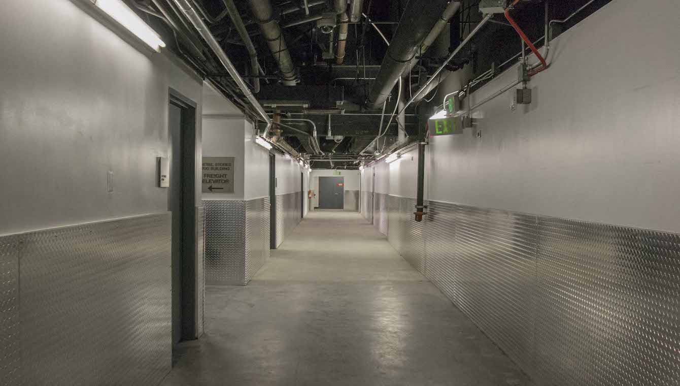 the-bloc-loading-dock-hallways-003