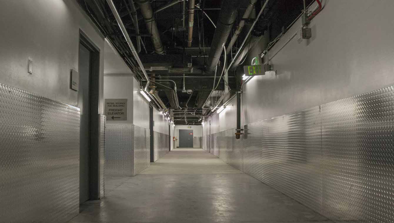 the-bloc-loading-dock-hallways-004