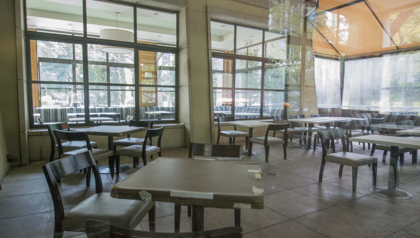 vacant-restaurant-pinot-dining-area-017