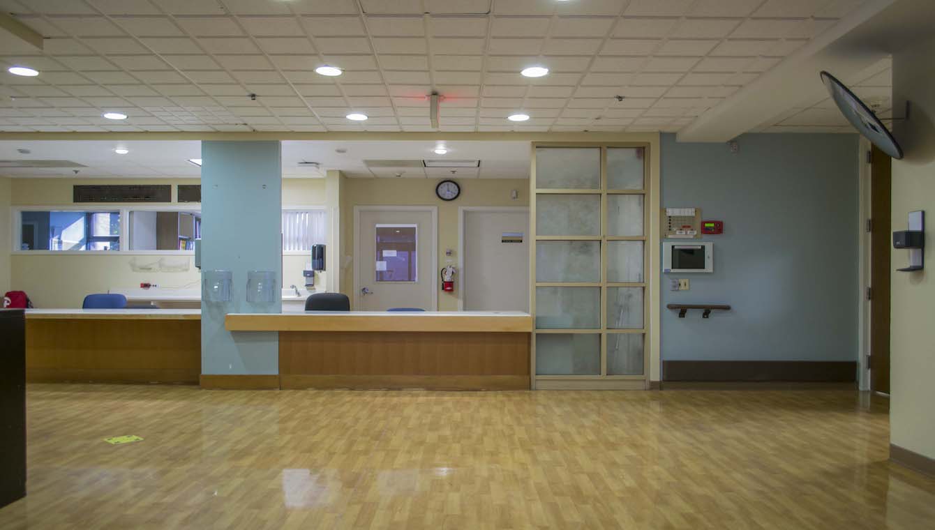 eisenberg-medical-center-1st-floor-nurses-station-02-2