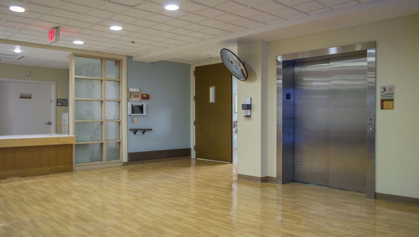 eisenberg-medical-center-1st-floor-nurses-station-03