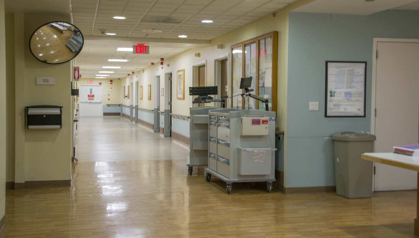 eisenberg-medical-center-1st-floor-nurses-station-09