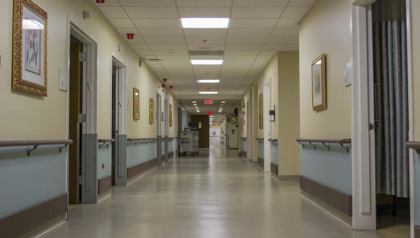 eisenberg-medical-center-1st-floor-nurses-station-18
