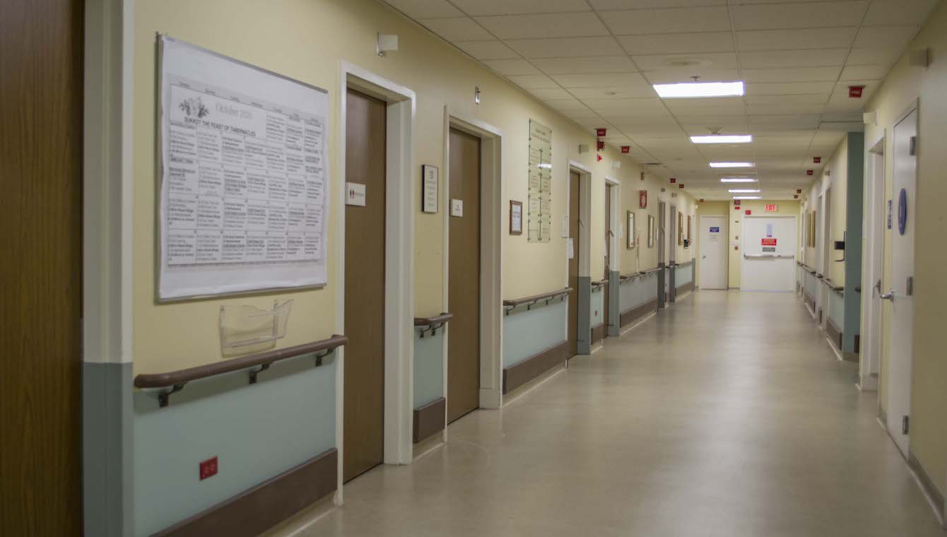 eisenberg-medical-center-1st-floor-nurses-station-21