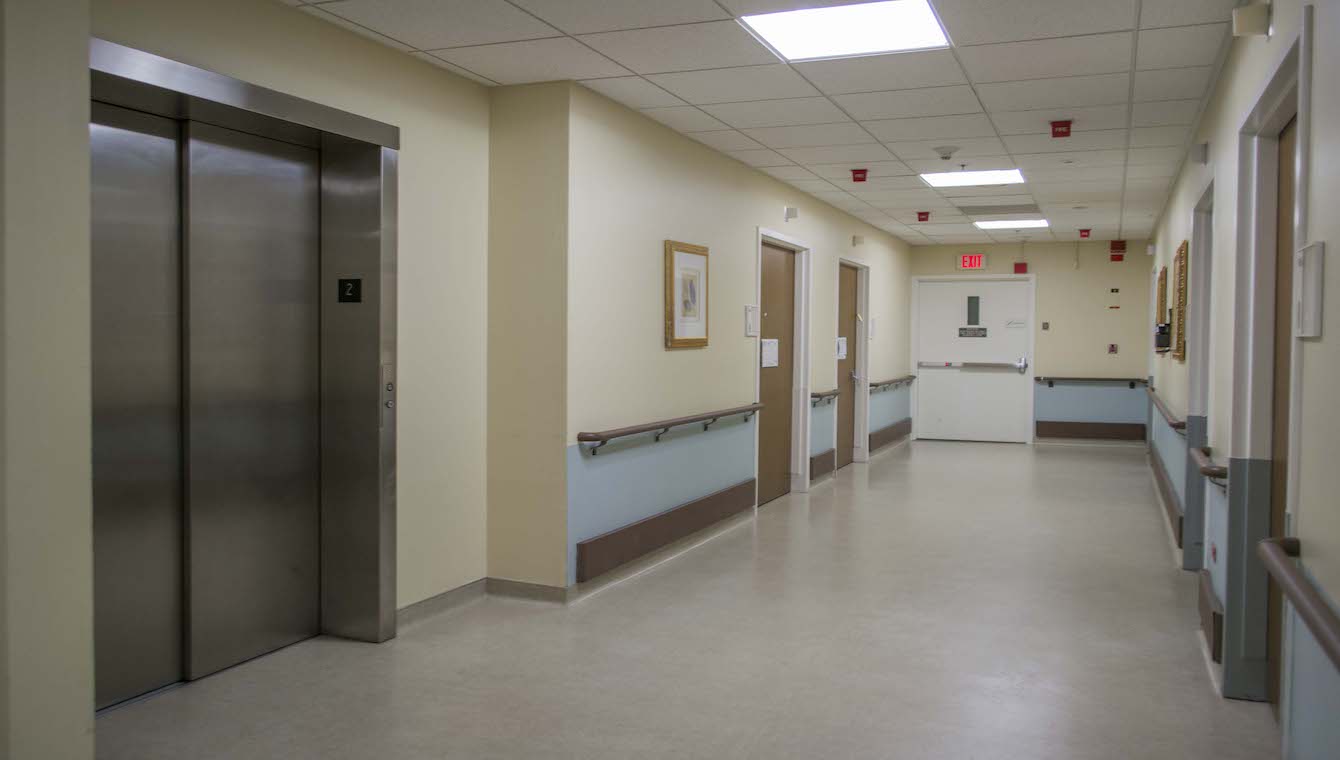 eisenberg-medical-center-2nd-floor-nurses-station-18