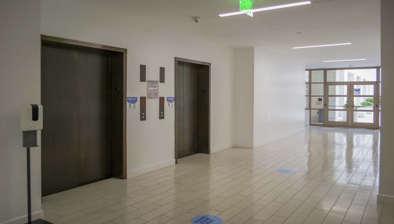 the-park-calabasas-1st-floor-east-corridor-006